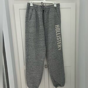 Hollister Men's Relaxed Jogger light Gray size Medium Tall
